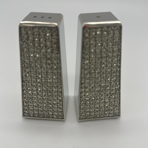 Diamond Nickel Plated Salt and Pepper Shaker Set - Picture 7 of 7